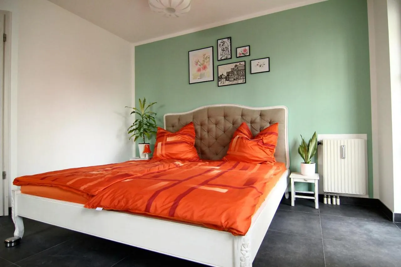 Apartment / Flat / Wohnung Im Herzen Von Dresden